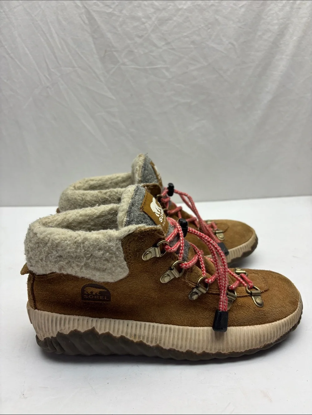 Sorel Faux Fur Lined Boot, for big girl SZ 4, box 57